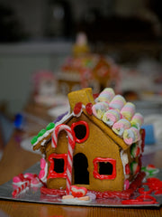 Gingerbread house decorating workshop